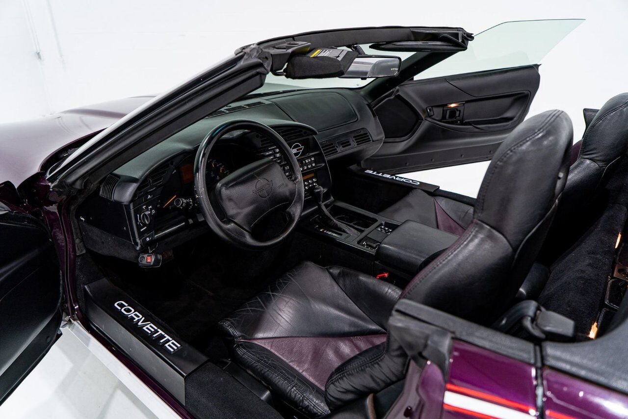 Chevrolet Corvette Convertible Pace Car 1995 Mauve Montréal - photo #7
