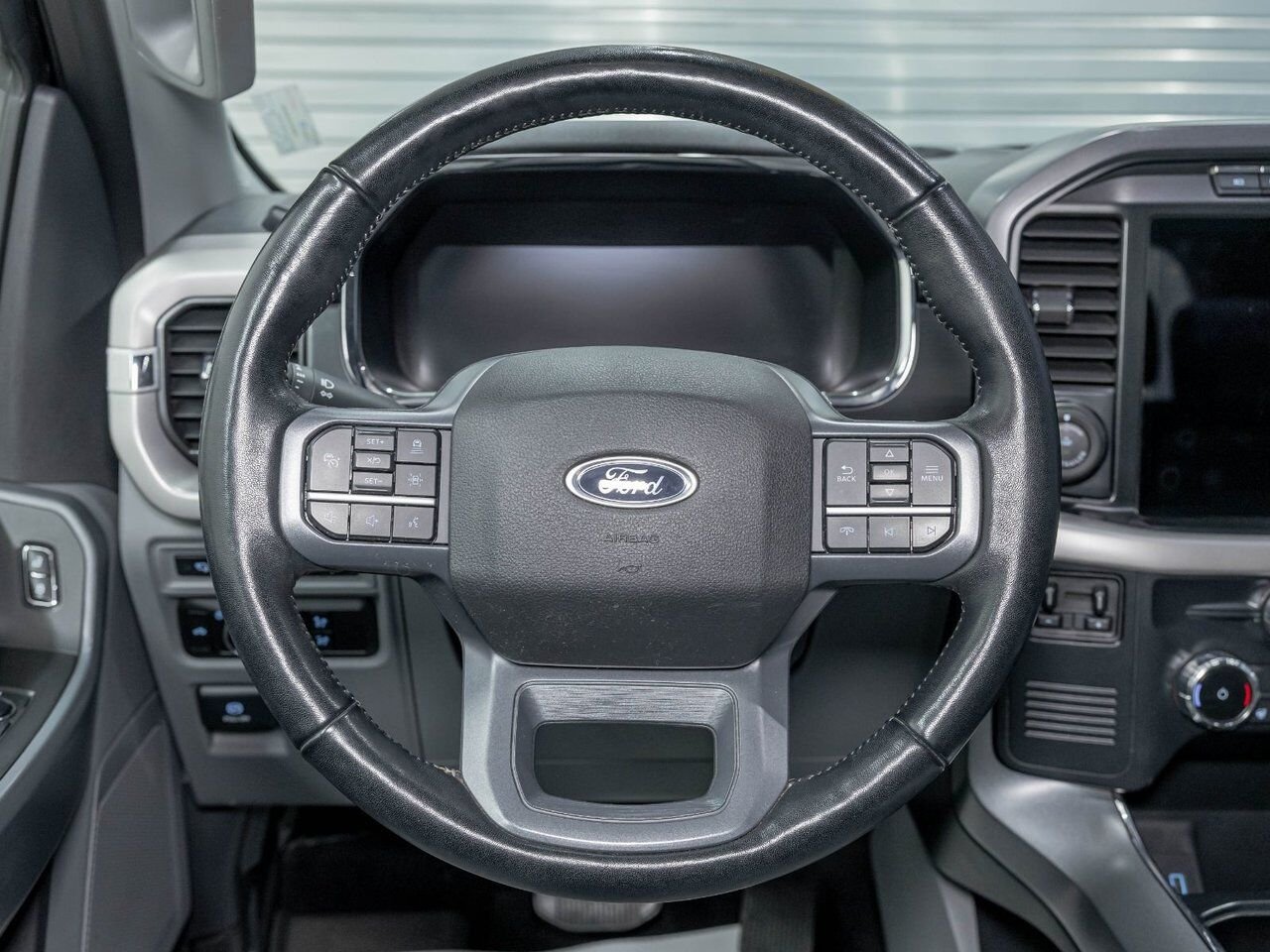 Ford F-150 Lightning XLT CREW 4X4 *NAV* GR REMORQ MAX CAM 360 CARPLAY 2023 Noir Saint-Jérôme - photo #13
