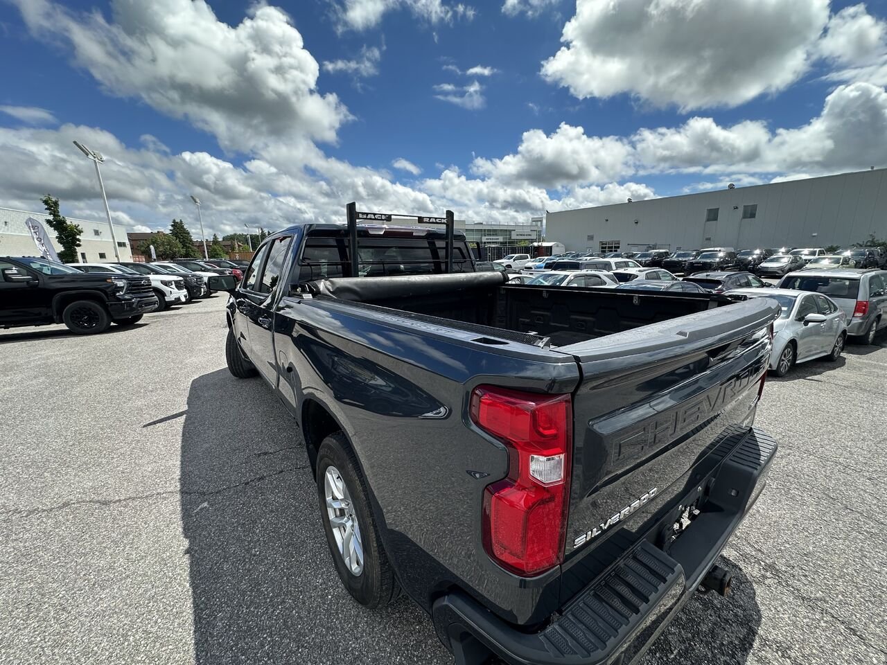CHEVROLET SILVERADO K1500 RST RST cabine multiplace 4RM 157 po 2019 Bleu Gatineau - photo #15