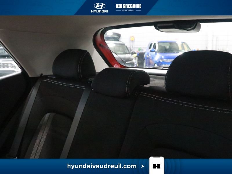 2021 Hyundai Venue Red Vaudreuil-Dorion - photo #18