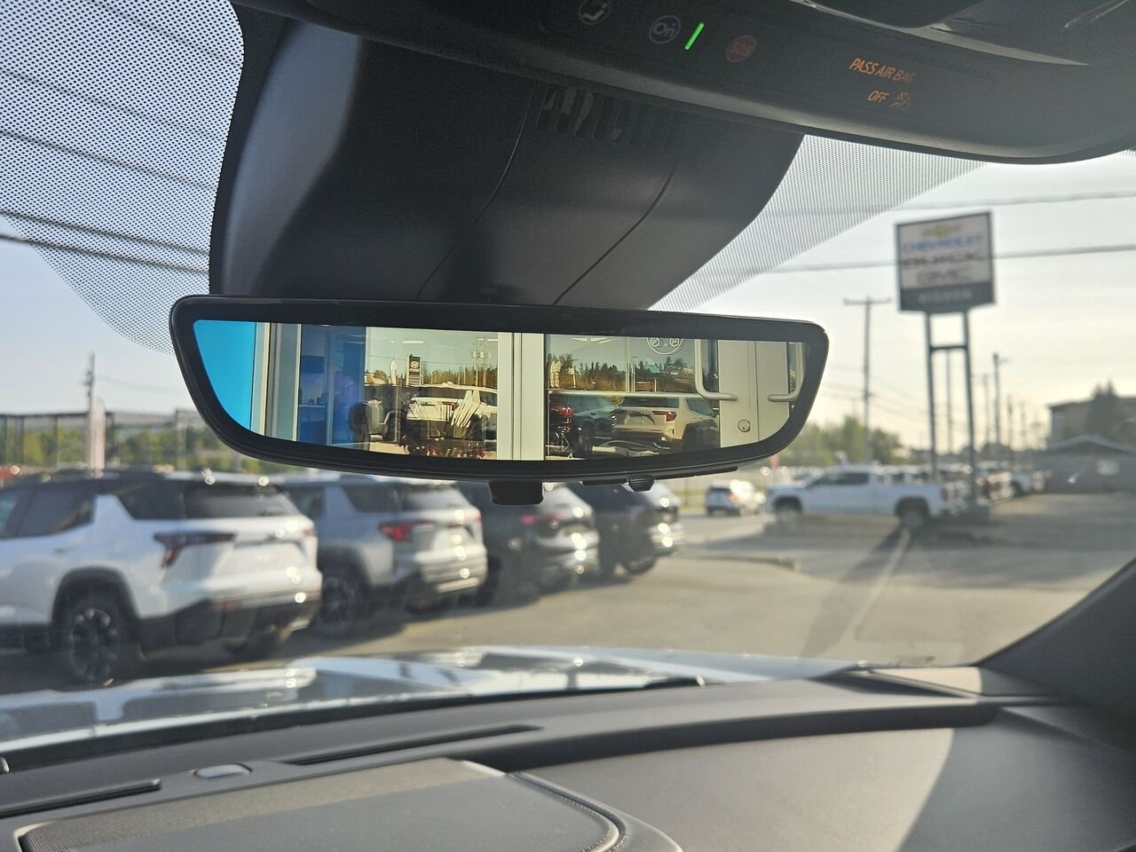 2026 GMC Yukon AT4 4 portes 4RM Sterling Metallic Thetford Mines - photo #11