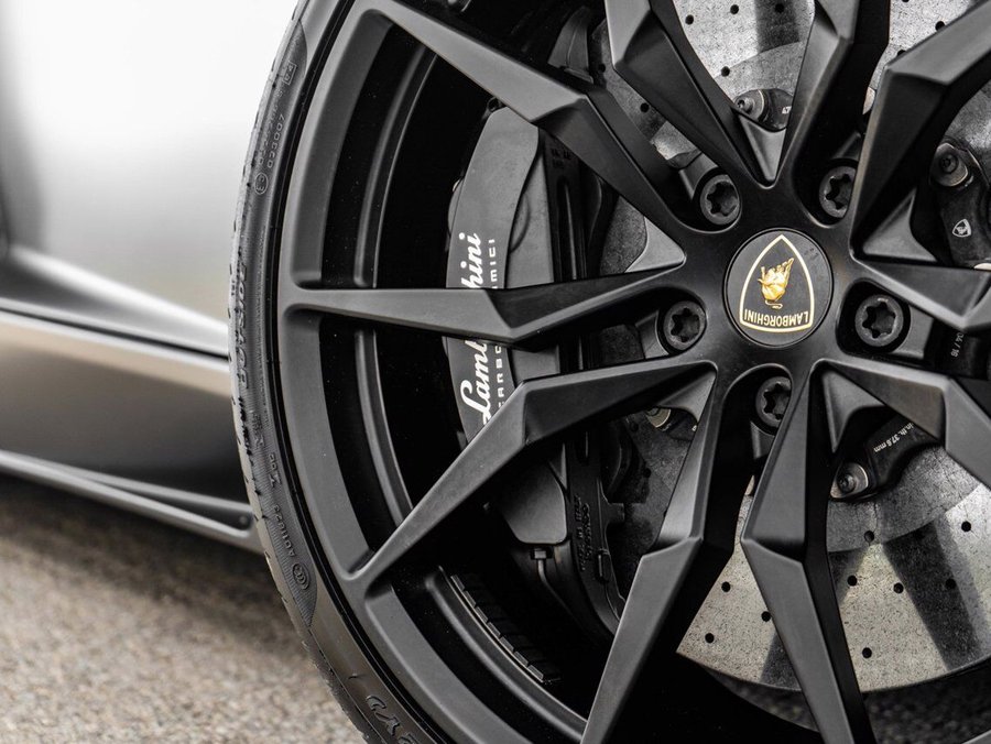 2016 Lamborghini Aventador 2016 Black
