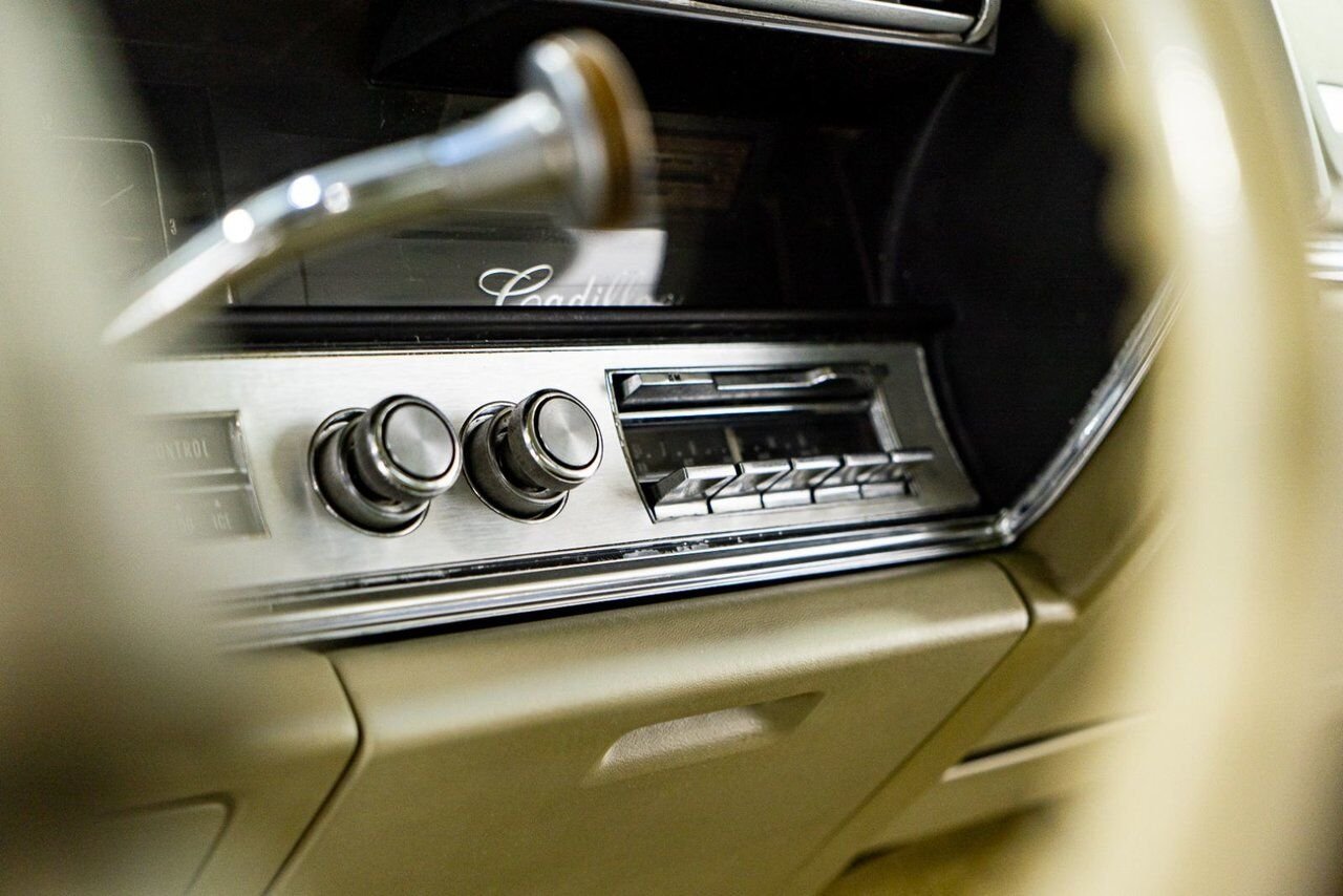 Cadillac DeVille Coupe *PRICE IN USD* Original California survivor factory A/C with only 36,992miles (59,532km) 1967 Or Montréal - photo #11