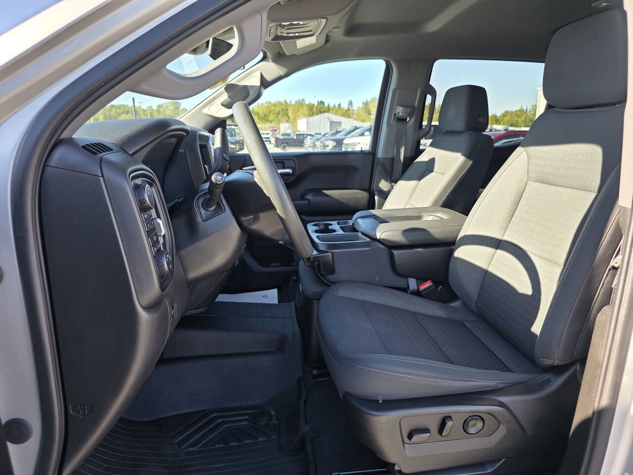 2022 Chevrolet Silverado 1500 Custom Trail Boss Silver Rouyn-Noranda - photo #31