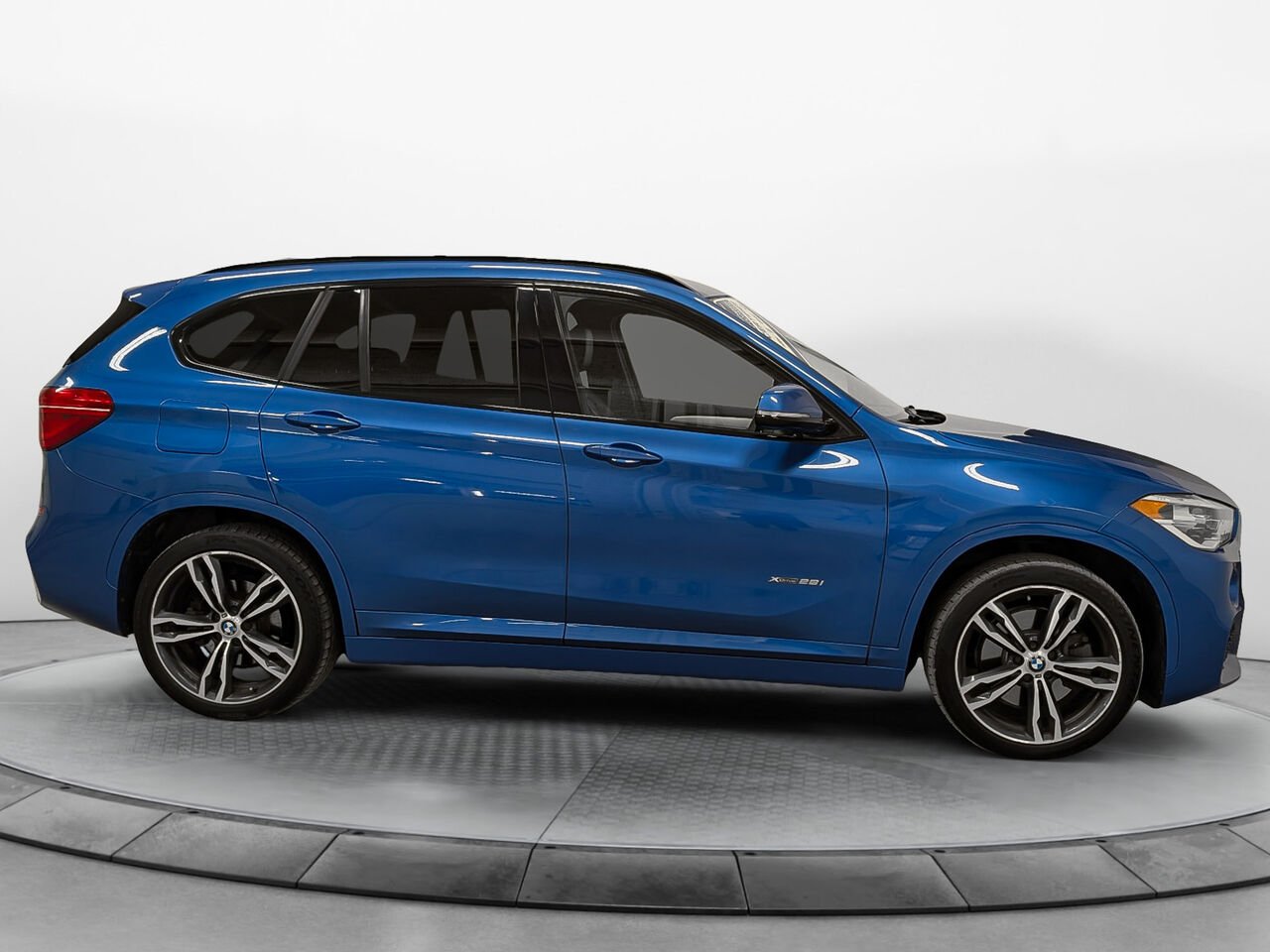 2018 BMW X1 xDrive 28i M Sport Premium Package Blue Sherbrooke - photo #6