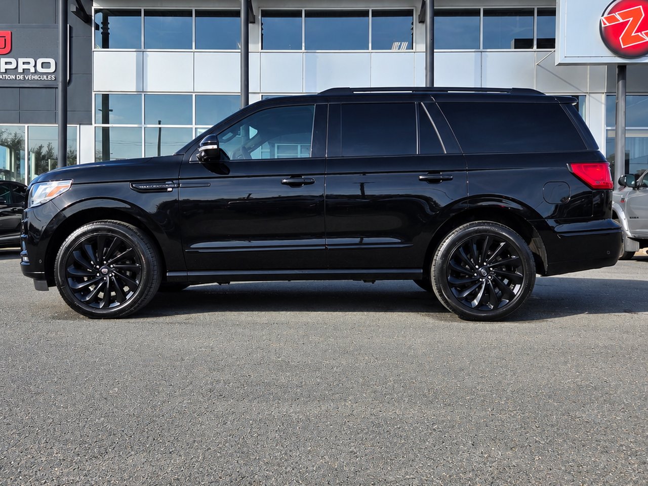 Lincoln Navigator Reserve BlackOut 2021 Noir Granby - photo #2