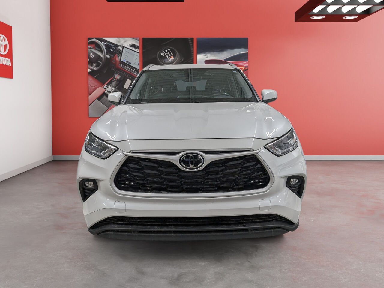 Toyota Highlander XLE/AWD/SIÈGES CHAUFFANTS/VOLANT CHAUFFANT/TOIT OUVRANT/BLUETOOTH/AC BIZONE 2023 Frisson glacé nacré Sherbrooke - photo #5