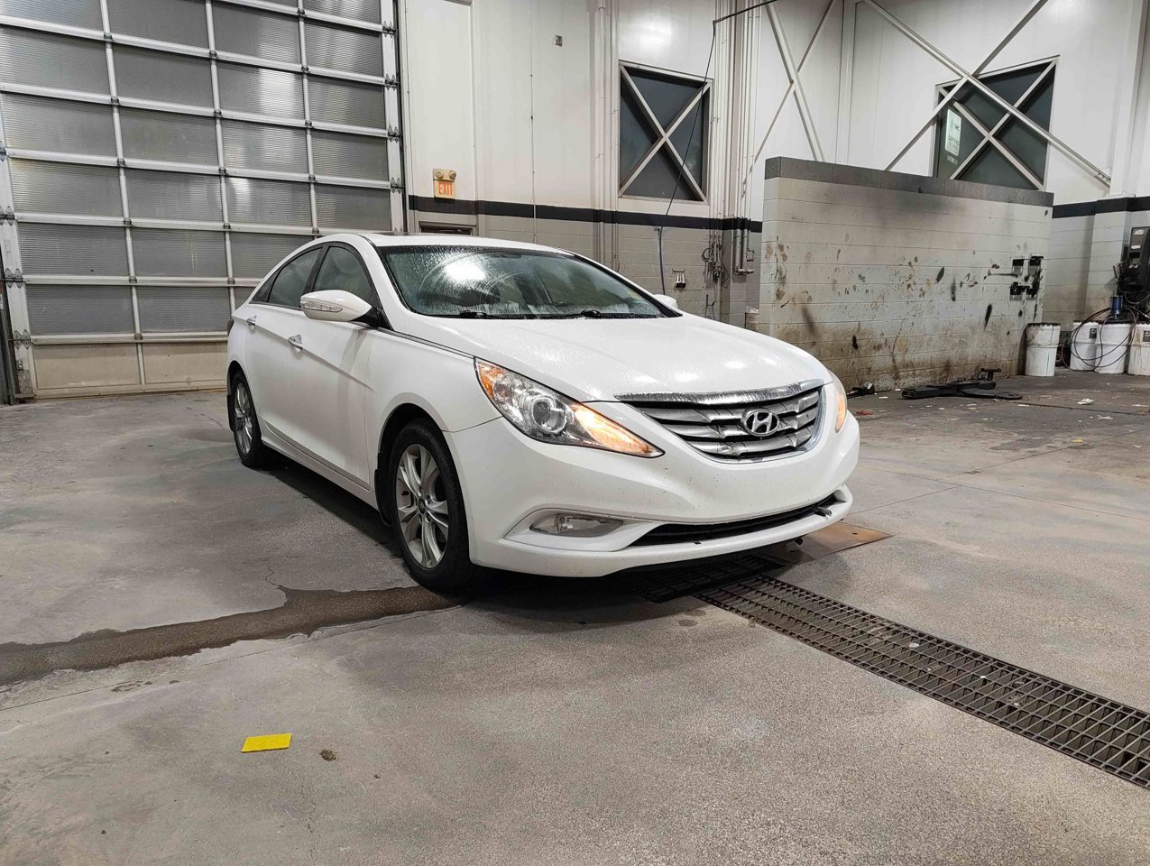 2011 Hyundai Sonata 4dr Sdn 2.4L Auto Limited Glacier White Pearl Sherwood Park - photo #2
