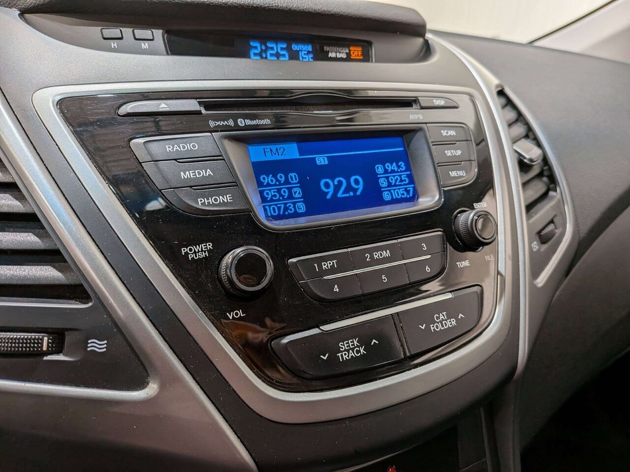 Hyundai Elantra 2015 Argent Val-David - photo #25