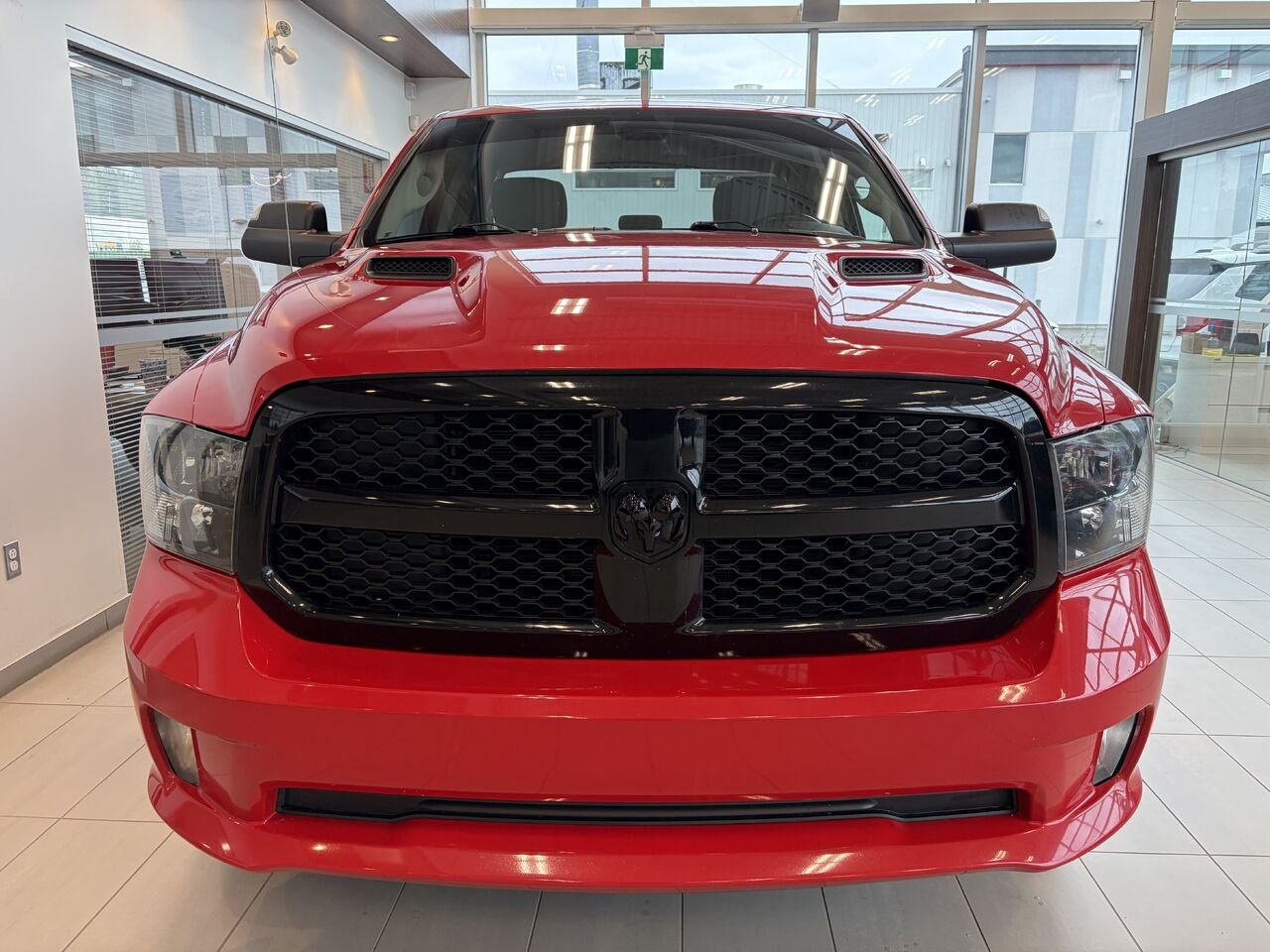 Ram 1500 Classic 2021 Rouge Notre-Dame-des-Prairies - photo #2