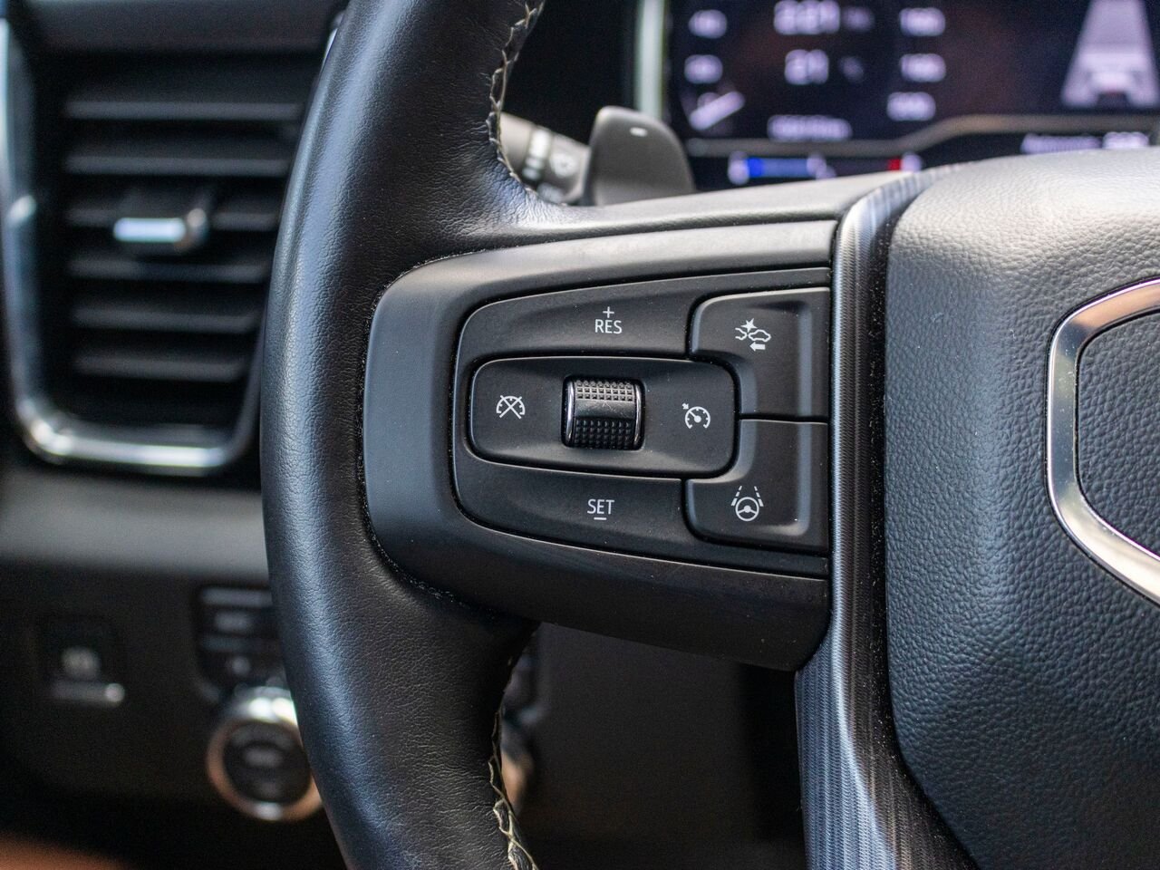 GMC Sierra 1500 Denali Ultimate cabine multiplace 4RM 2025 Noir Châteauguay - photo #11