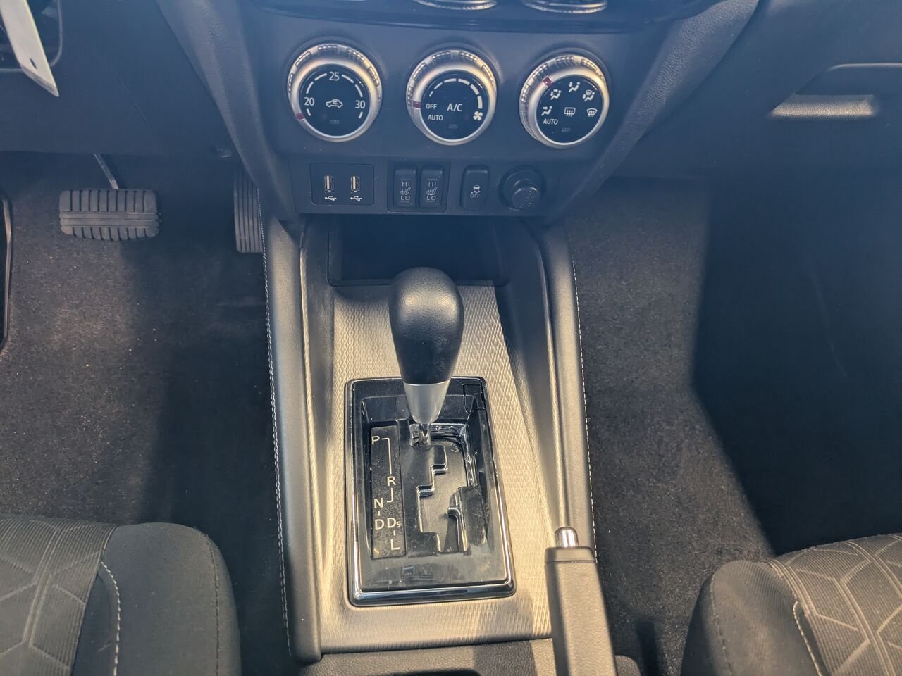 2022 Mitsubishi RVR Grey Gatineau - photo #9