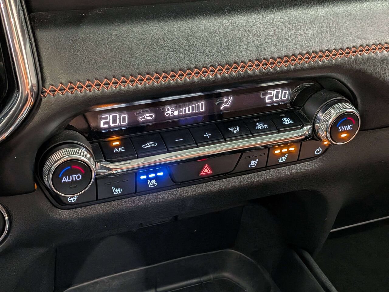 2024 Mazda CX-50 GT w/Turbo AWD Grey Val-David - photo #26