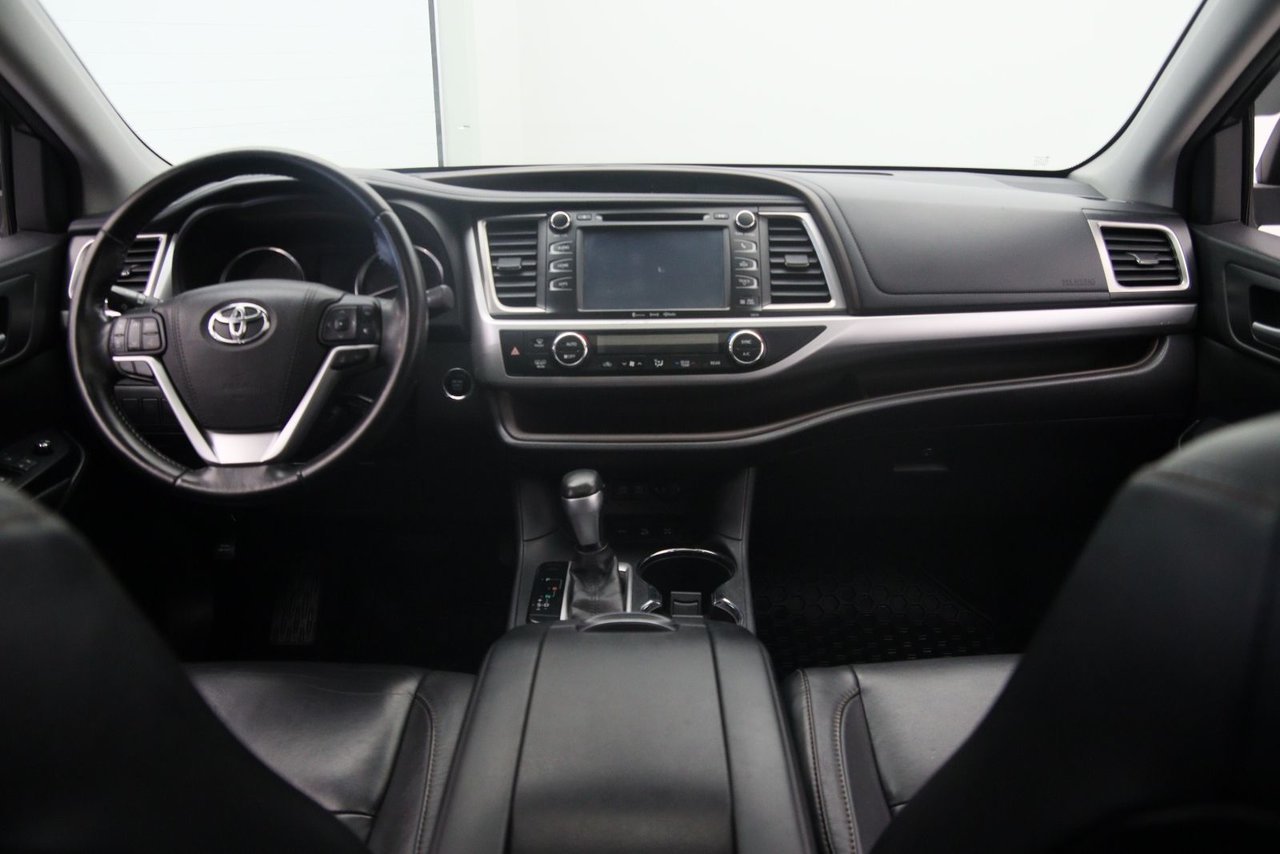 Toyota Highlander XLE 2017 Noir Baie-Comeau - photo #10