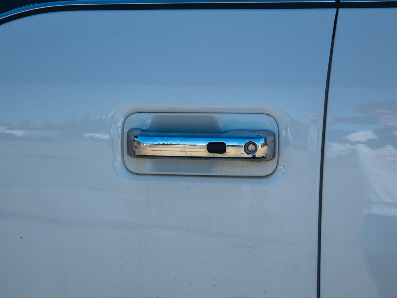 2022 Ford Super Duty F-350 SRW Platinum 4WD Crew Cab 6.75' Box White Sherwood Park - photo #8