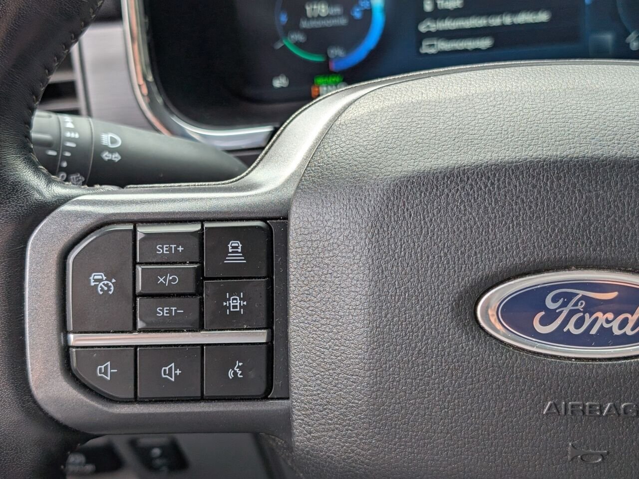 Ford F-150 Lightning XLT/SIÈGES CHAUFFANT/VOLANT CHAUFFANT/AC BIZONE/BLUETOOTH/CAMÉRA DE RECUL 2023 Noir Sherbrooke - photo #17