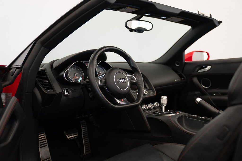 Audi R8 V8 Spyder \ LOW KM 2015 Rouge Kirkland - photo #16