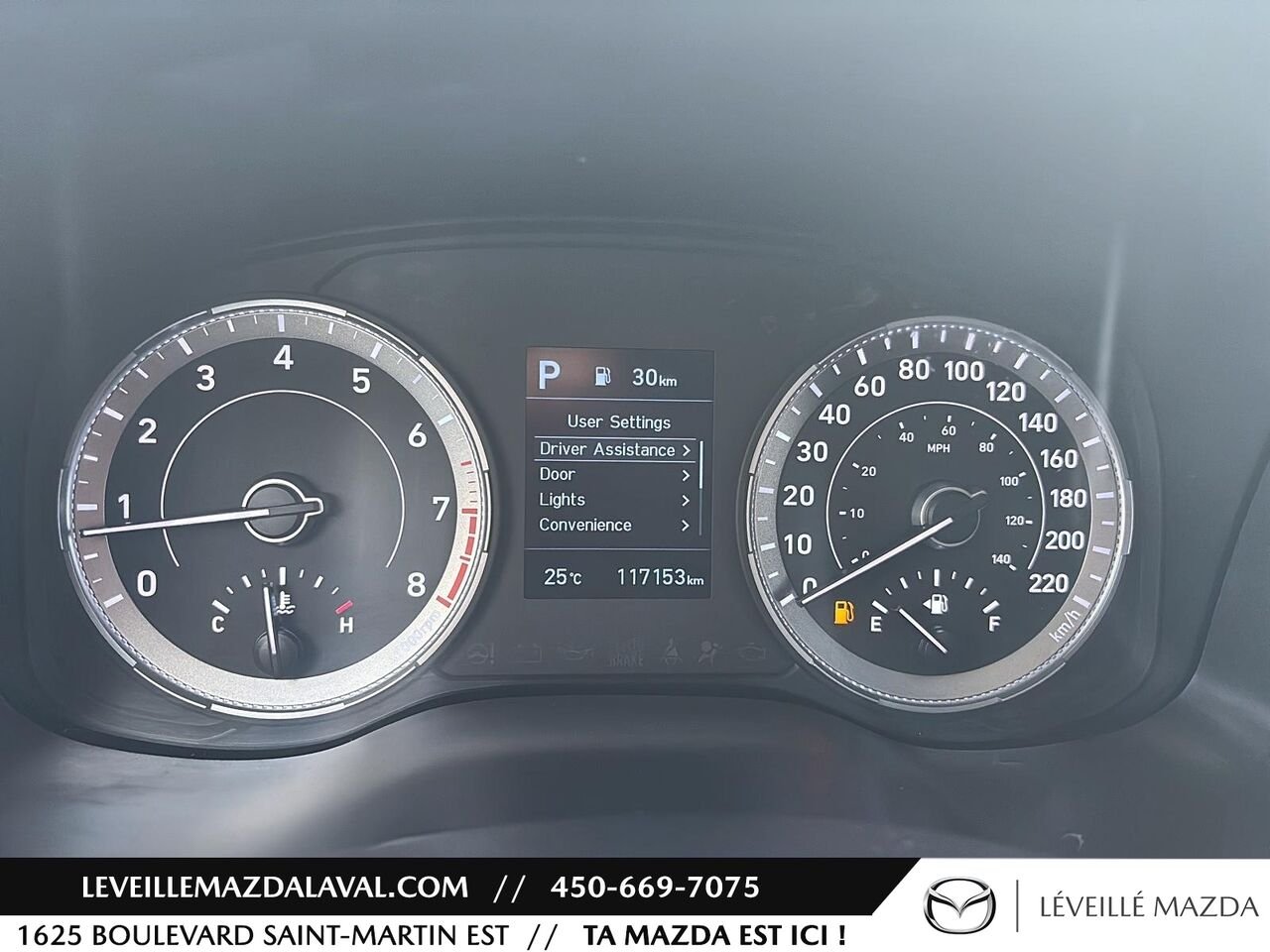 2020 Hyundai Venue Trend IVT Black Laval - photo #15