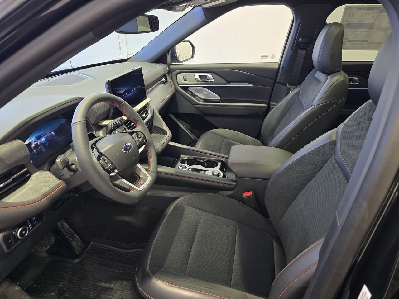 Ford Explorer ST 4RM 2026 Noir agate métallisé Châteauguay - photo #4