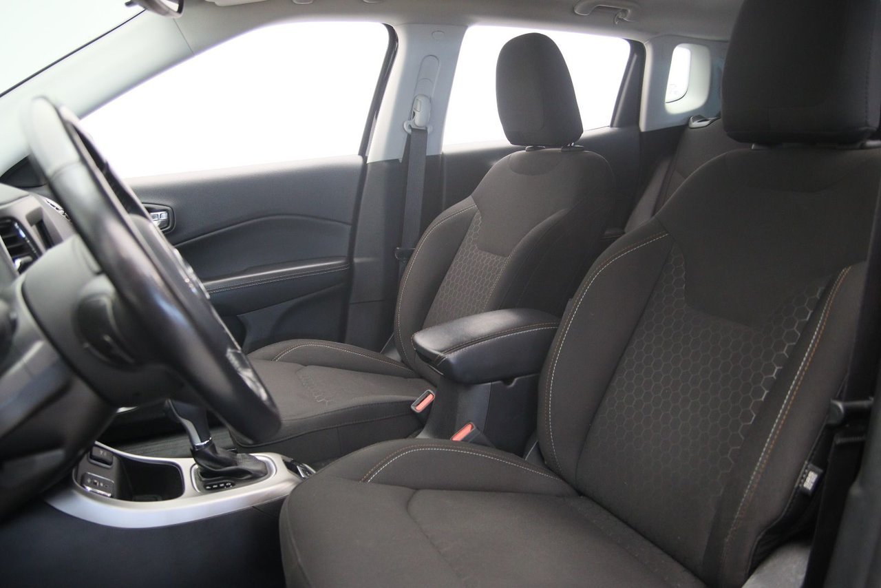 Jeep Compass NIV 3C4NJCAB3LT114859 2020 Noir Chicoutimi - photo #5