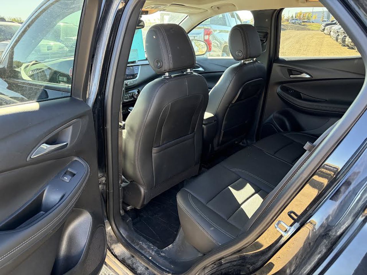 2022 Buick Encore GX AWD 4dr Essence Black Sherwood Park - photo #5