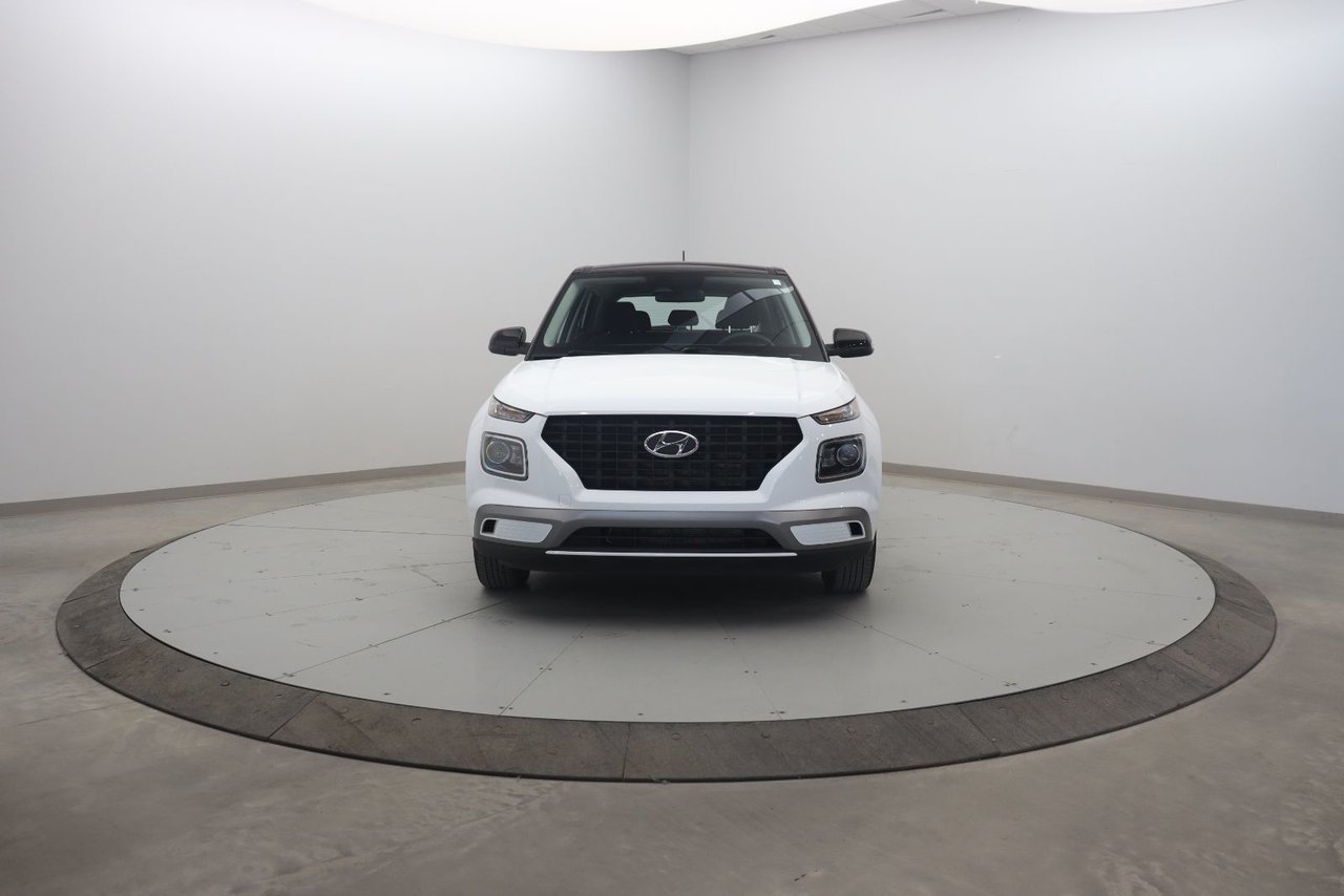 2023 Hyundai Venue Essential White Baie-Comeau - photo #1