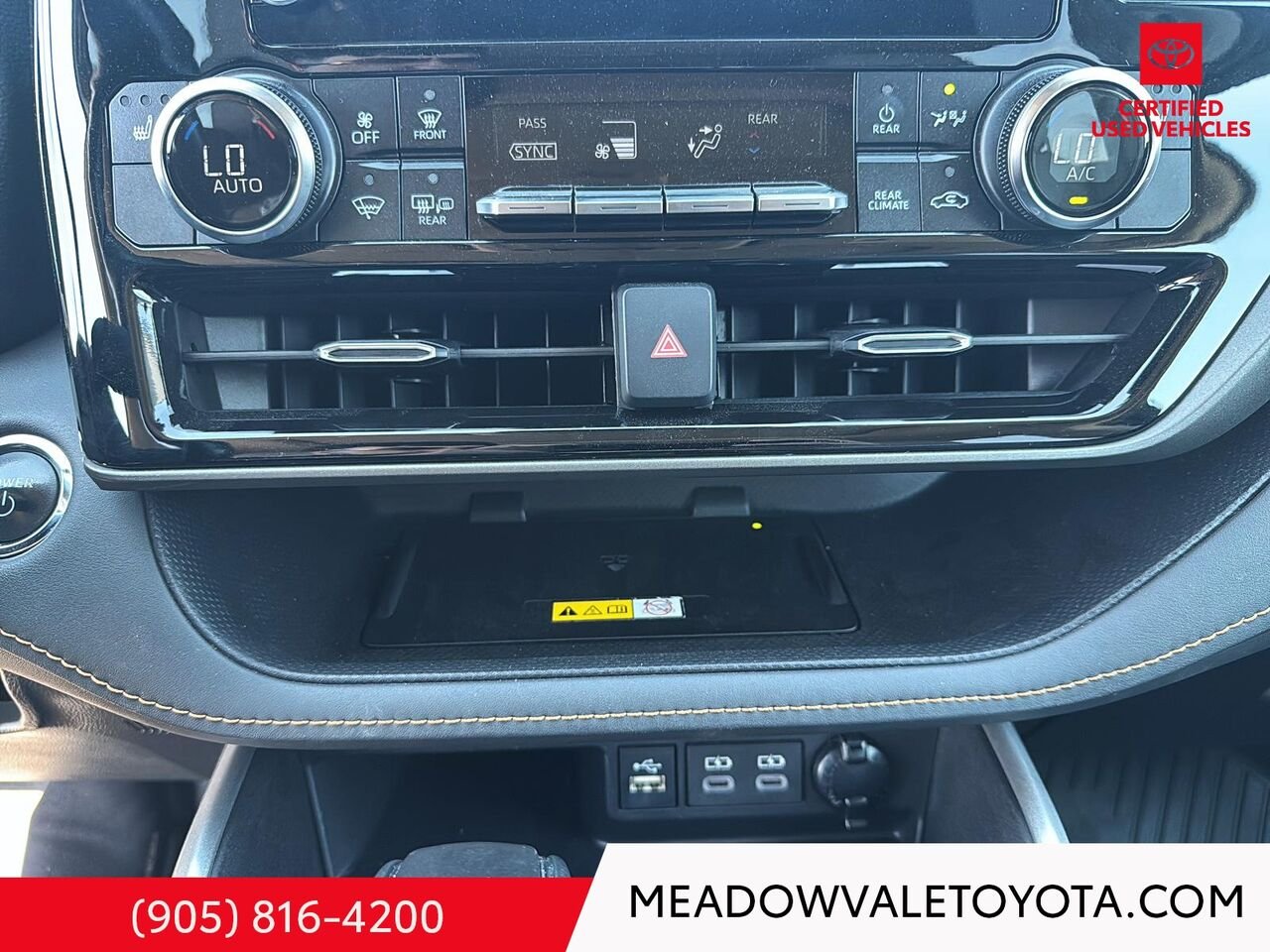 2023 Toyota HIGHLANDER New tires, Satin Bronze 18" Wheels, Running Boards, 2nd Row Captain Chairs Cement Mississauga - photo #19