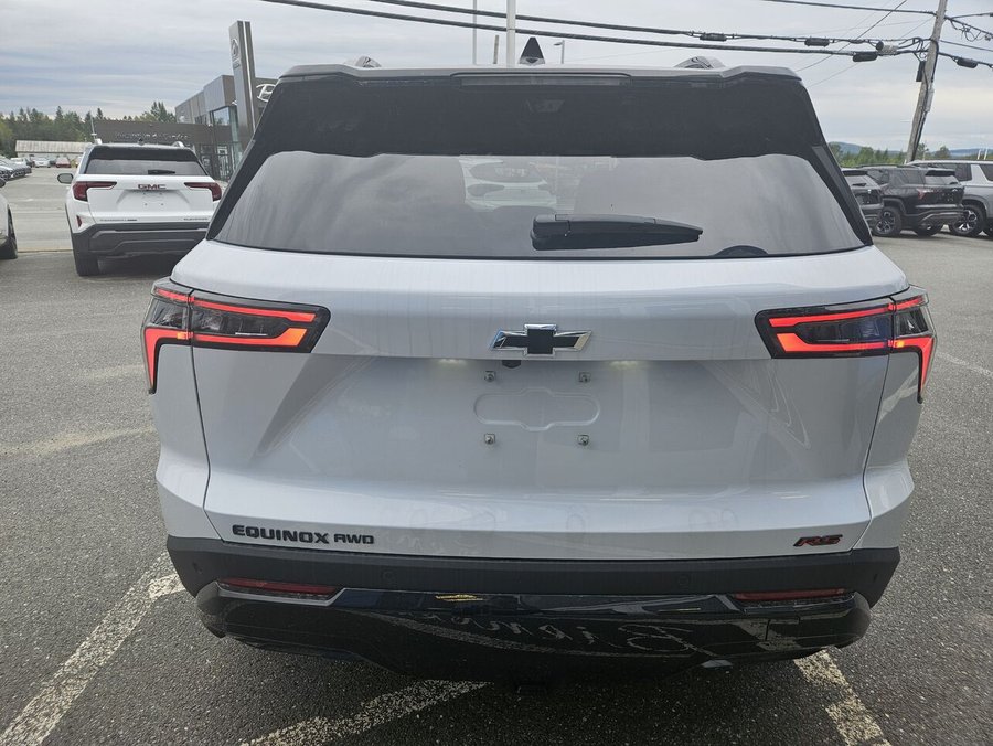 2027 Chevrolet Equinox 2027 Polar White Tricoat