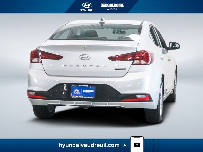Hyundai Elantra YR839 | Preferred Auto 2019 Argent Laval - photo #10