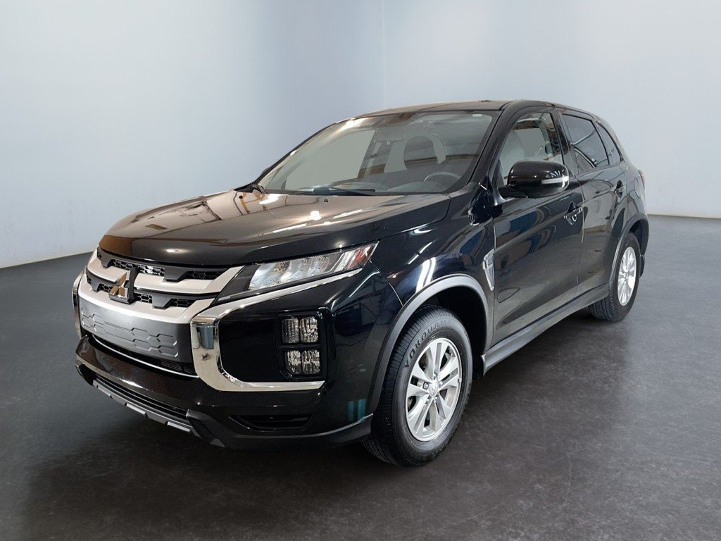 2023 Mitsubishi RVR Black Mont-Laurier - photo #2
