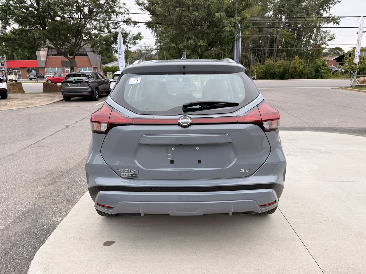 Nissan Kicks SV 2024 Gris Châteauguay - photo #8