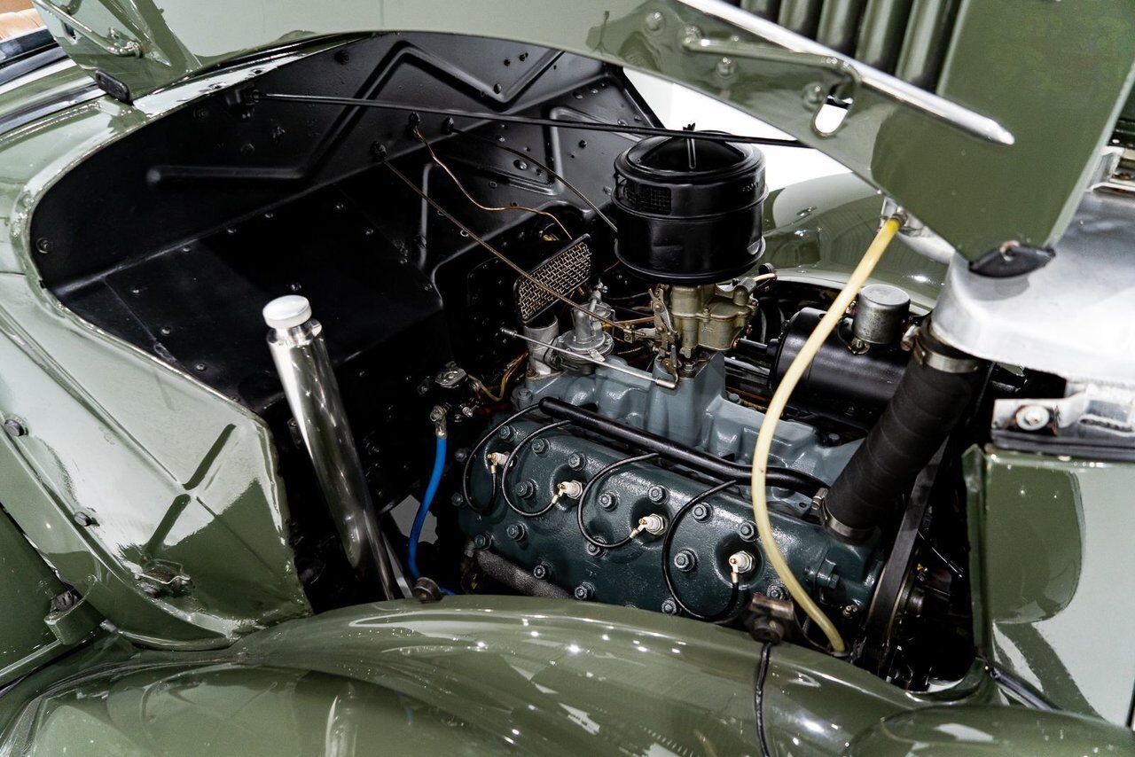 Ford Model 48 Phaeton PRIX EN USD | Beautifully presented in original condition 1936 Vert Montréal - photo #14