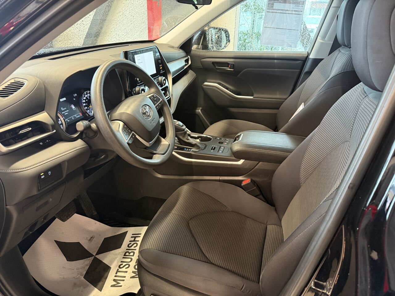 2024 Toyota Highlander Black Saint-Eustache - photo #10