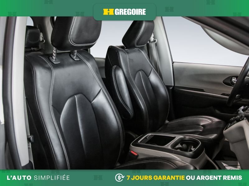 2023 Chrysler Pacifica Grey Blainville - photo #31