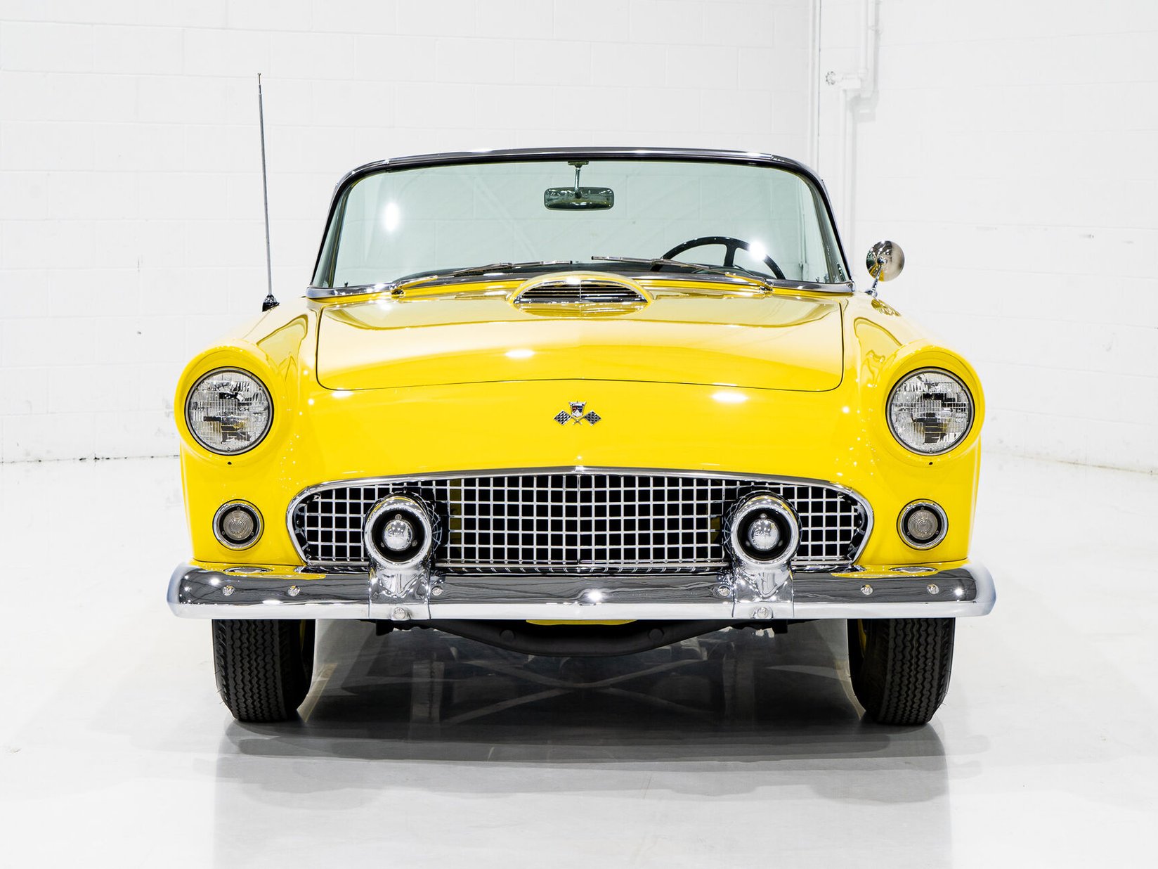 Ford Thunderbird **PRICE IN USD** Fully restored 1955 Montréal - photo #1
