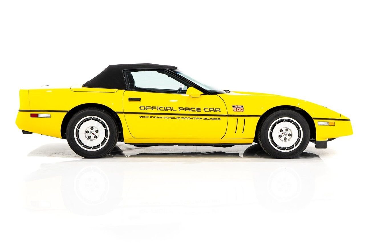 Chevrolet Corvette Pace Car livery with only 17,380km (10,800miles) 1986 Jaune Montréal - photo #88