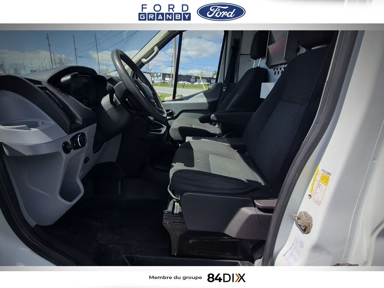 2015 Ford Transit fourgon utilitaire White Granby - photo #15