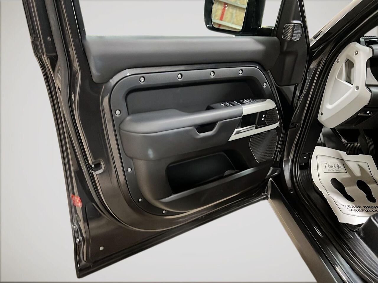 2024 Land Rover Defender Grey Québec - photo #29