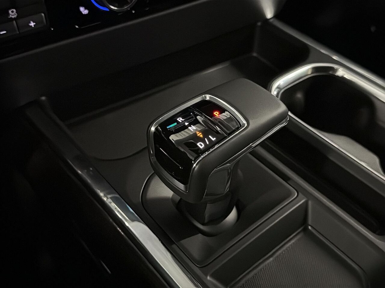 CHEVROLET Silverado 1500 RST 2026 BLANC SOMMET Saint-Hyacinthe - photo #13