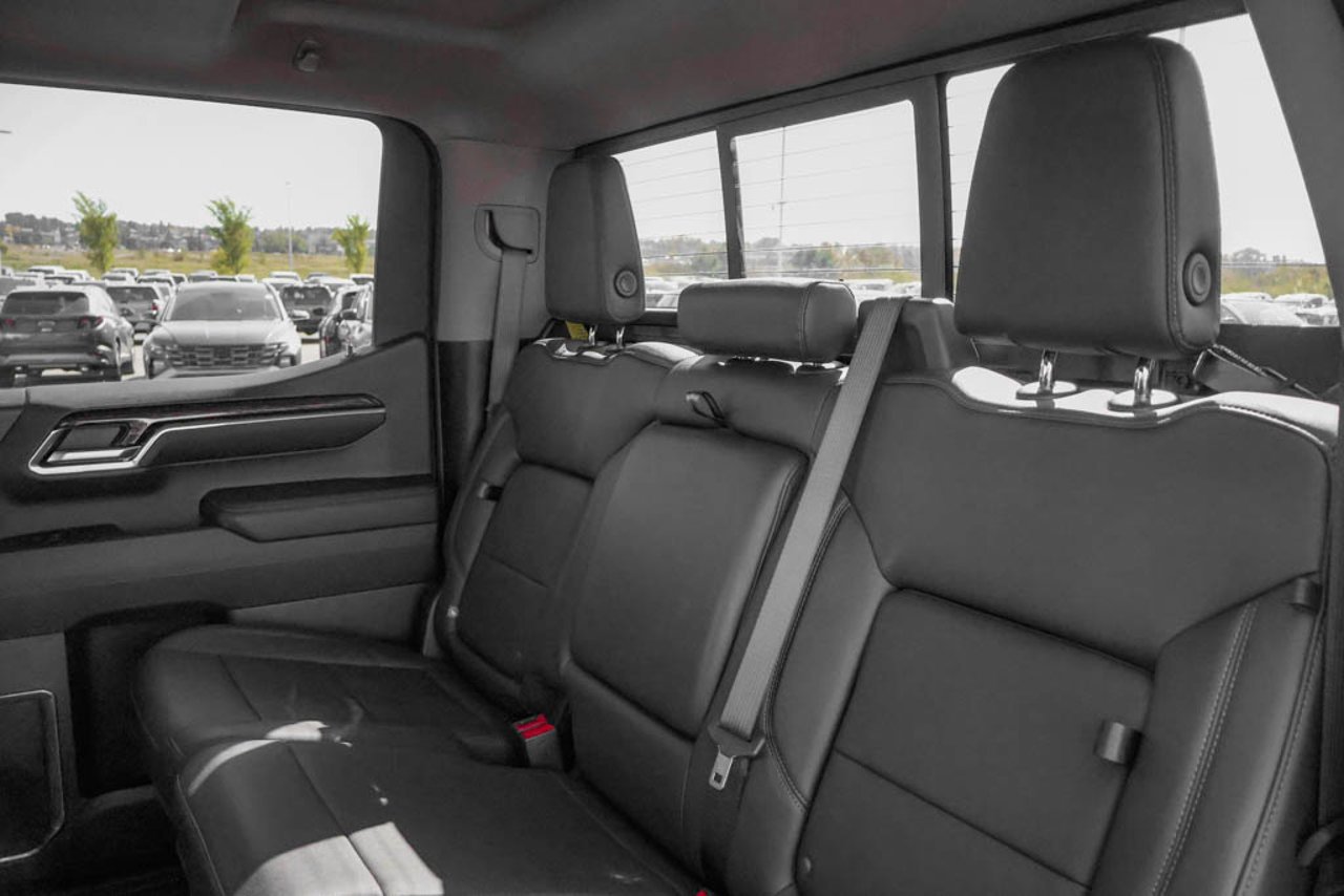 2024 GMC Sierra 1500 4WD Crew Cab 147 Elevation Black Sherwood Park - photo #32