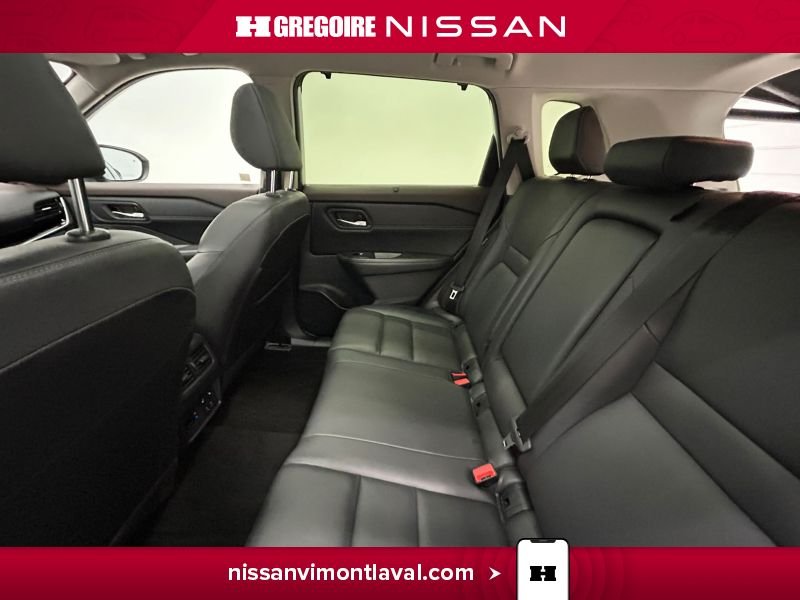 Nissan Rogue 2023 Blanc Laval - photo #17