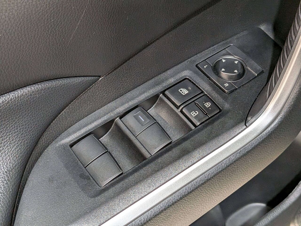 Toyota RAV4 LE AWD 2024 Noir Val-David - photo #30