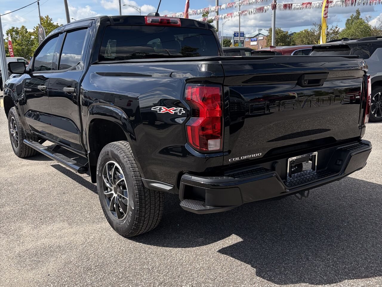 CHEVROLET COLORADO WT cabine multiplace 4RM 2024 Noir Gatineau - photo #11