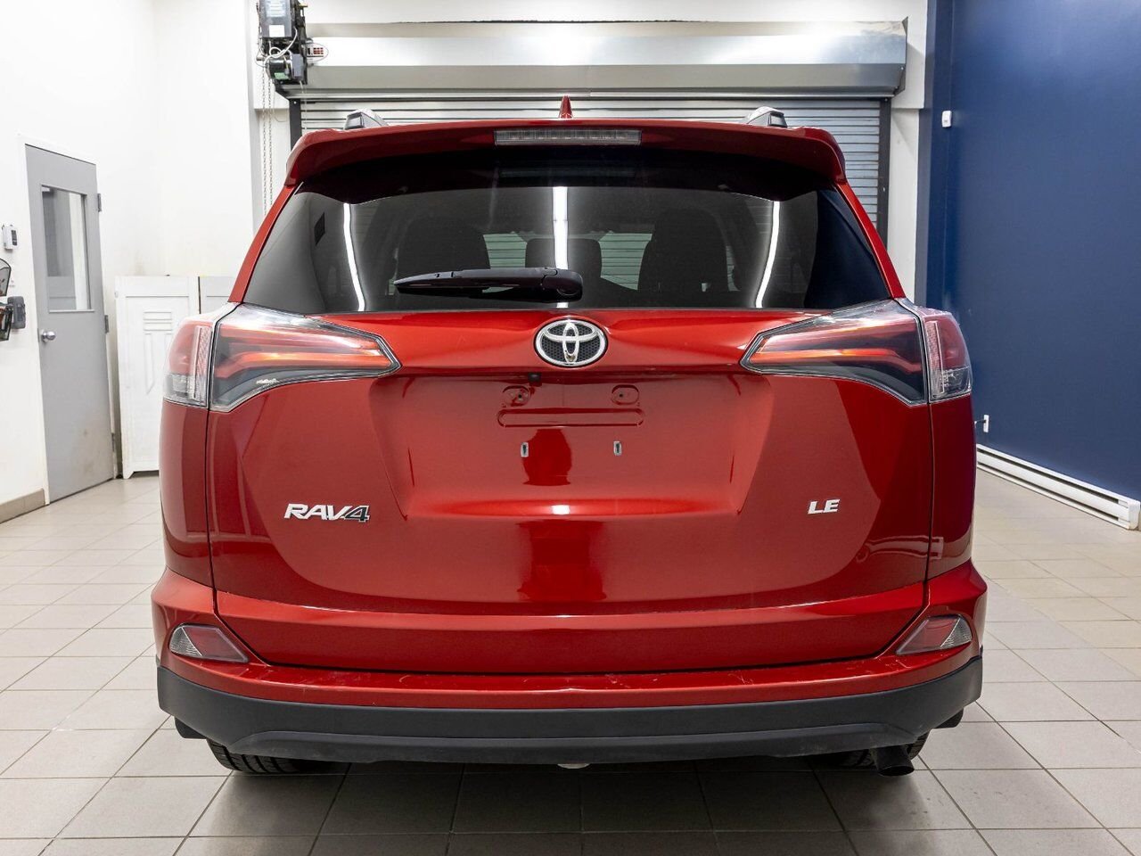 Toyota RAV4 LE *SIÈGES CHAUFF* BLUETOOTH CAMÉRA A/C USB 2016 Rouge Saint-Jérôme - photo #5
