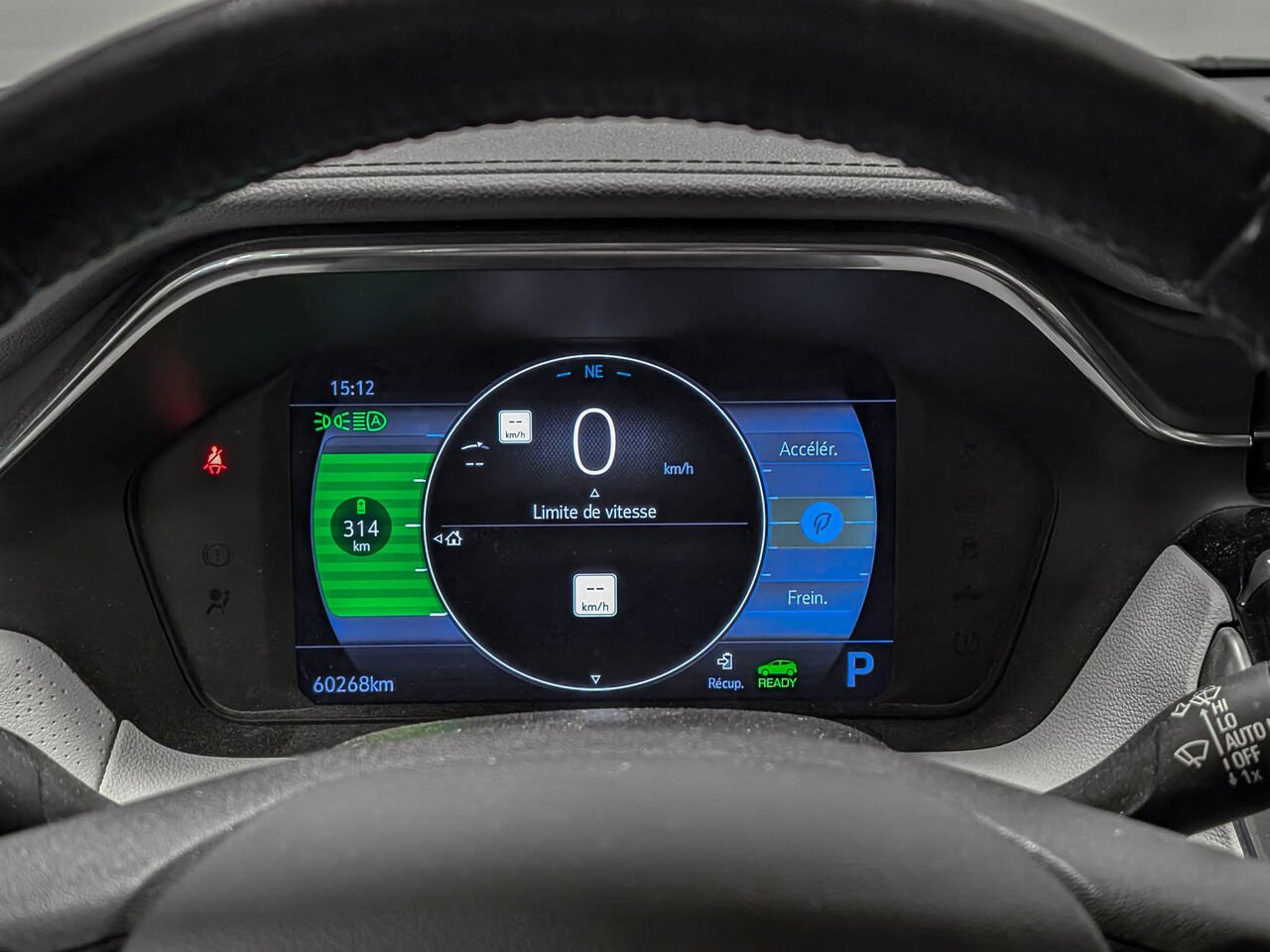 CHEVROLET BOLT EUV Premier Toit Pano Cuir 2023 Gris Sherbrooke - photo #15