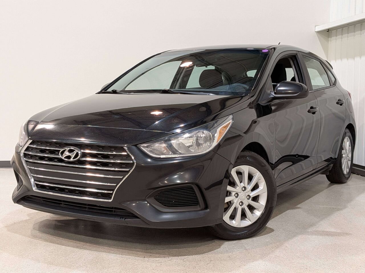 2020 Hyundai Accent 5 Door Preferred IVT Black Val-David - photo #0