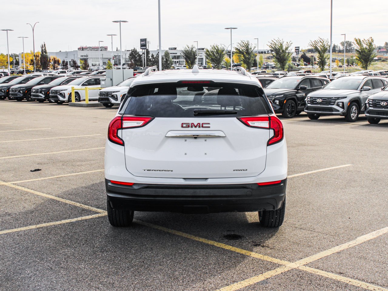 2024 GMC Terrain AWD 4dr SLE White Sherwood Park - photo #6