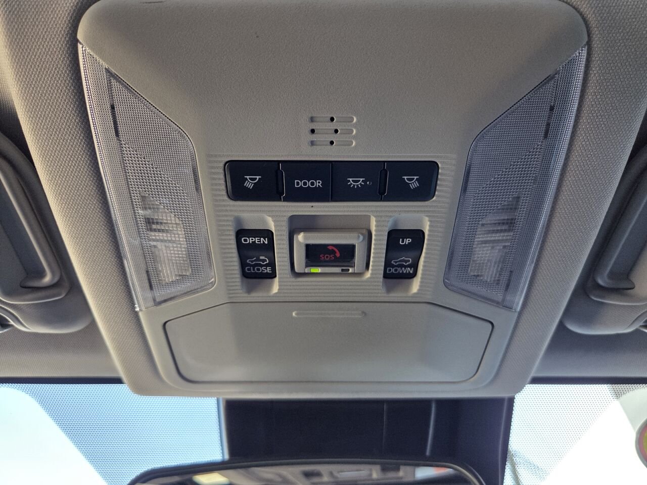 2023 Toyota RAV4 XLE HYBRIDE Silver  - photo #22