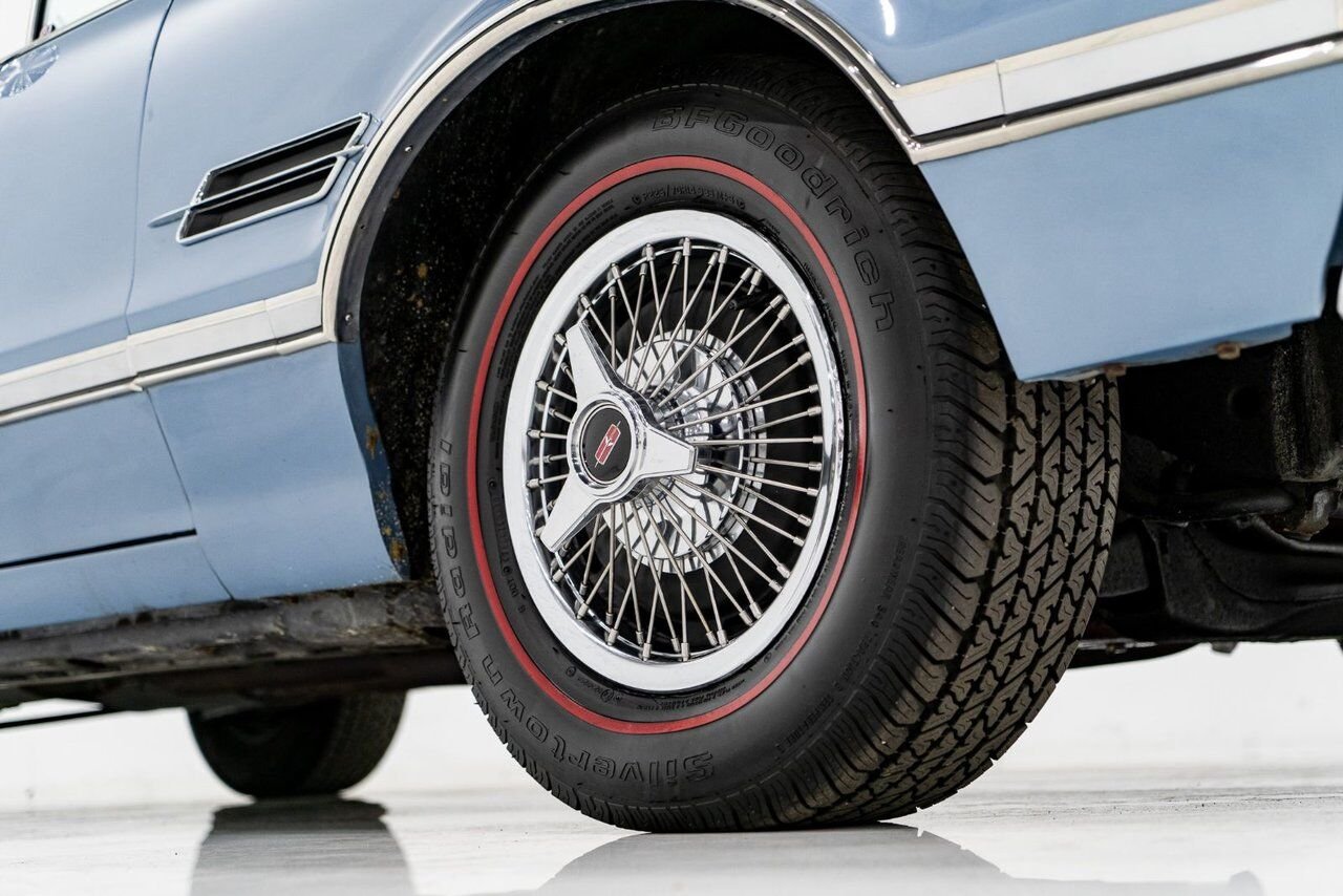 Oldsmobile 442 PRIX EN USD | Matching# 400cu.in. 4-Speed 1966 Bleu Montréal - photo #4
