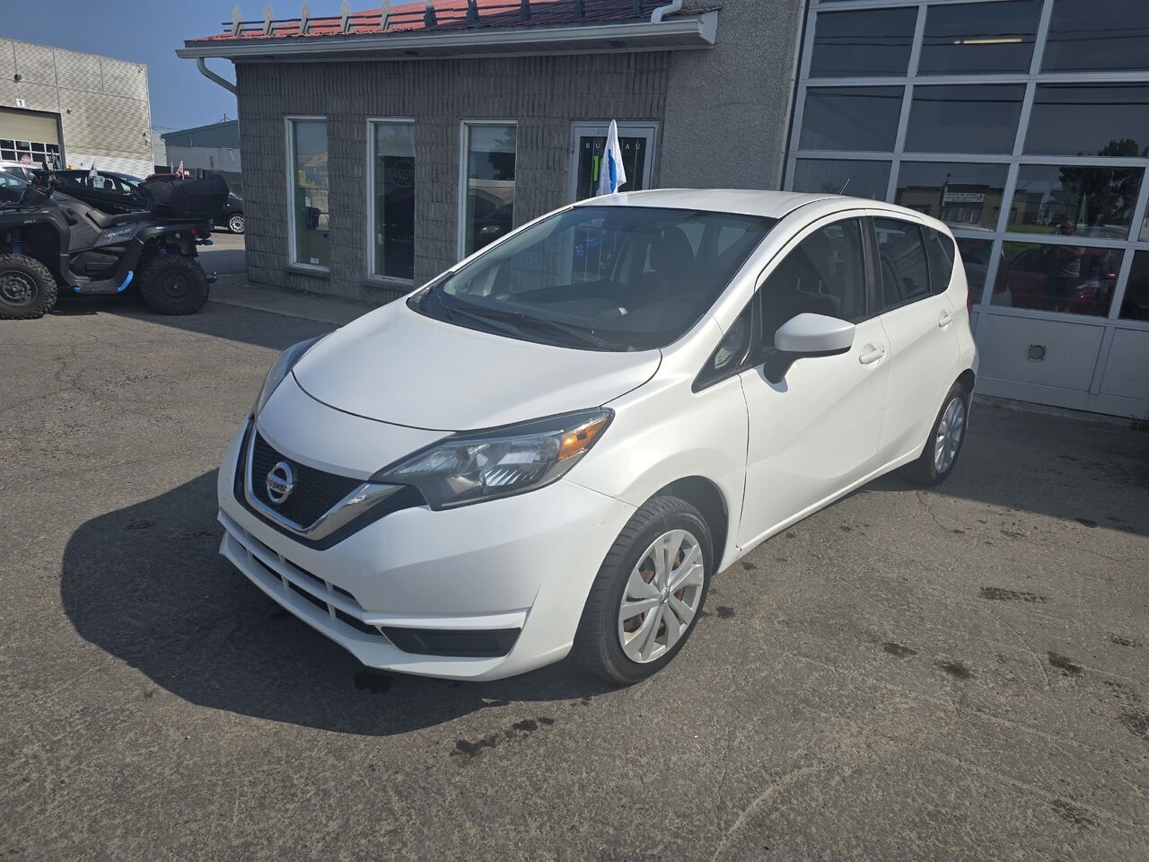 White 2019 Nissan Versa Note Hatchback Front-Wheel Drive Continuously Variable Transmission
